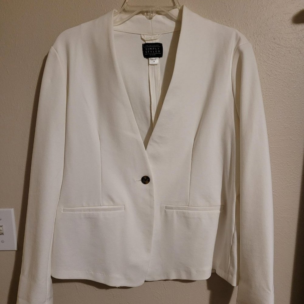 Womans long sleeve blazer